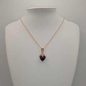 Elegant Purple‎ Heart Pendant Necklace (NWOT)